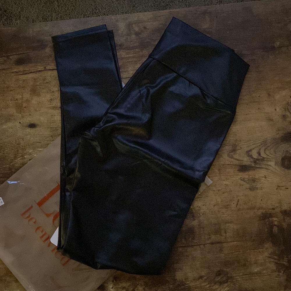 High waisted leggings